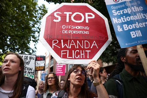 UK’s botched Rwanda deportation plan comes with £290M price tag